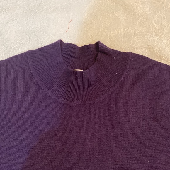 Sweater - Picture 2 of 5